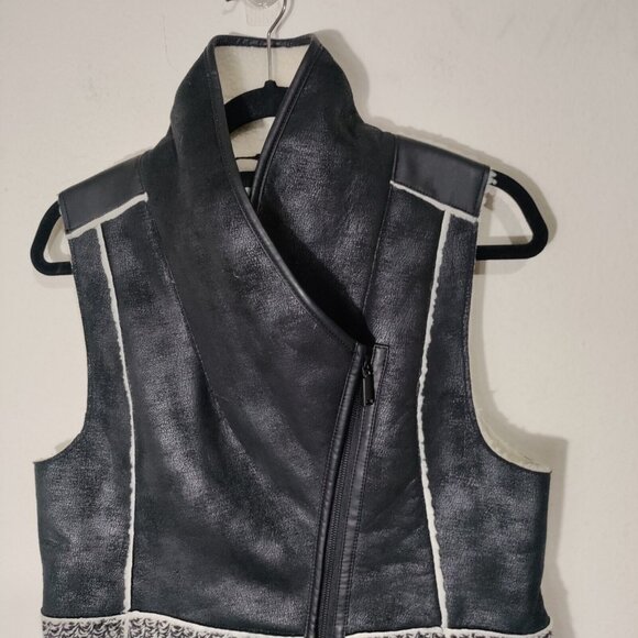 T‎ Tahari Black Faux Leather Vest Size Small - Picture 5 of 11